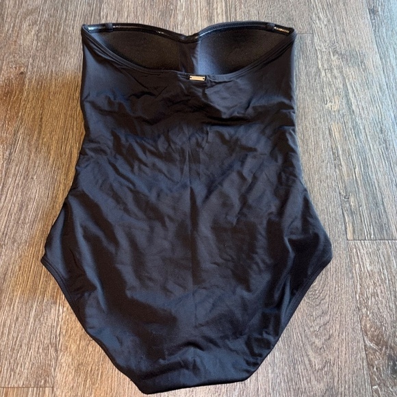 Anne Cole twist front black one piece swimsuit Sz 8 - Picture 4 of 9